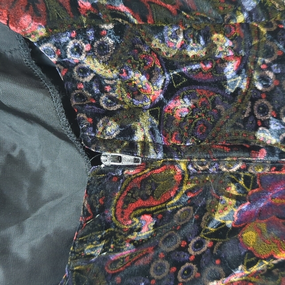 GORGEOUS velvet floral mini dress - Picture 5 of 10